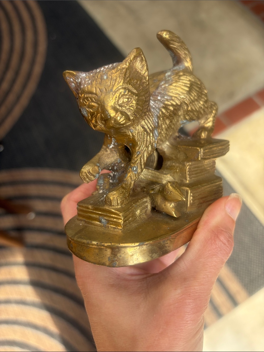Brass Cat Figurine Decorative Pet Accessory - Gold